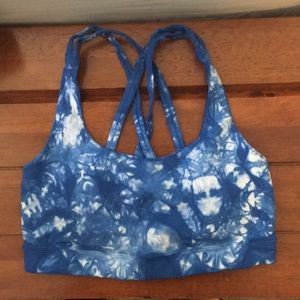 Lulu lemon sports bra size 4